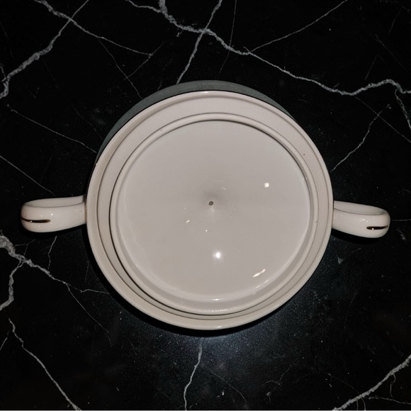 Allegro Fine China of Japan Green & White Covered Serving Bowl w/Gold Trim VTG - Picture 4 of 6